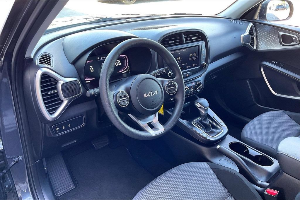 Used 2024 Kia Soul LX w/ Option Group 015 FWD image 13