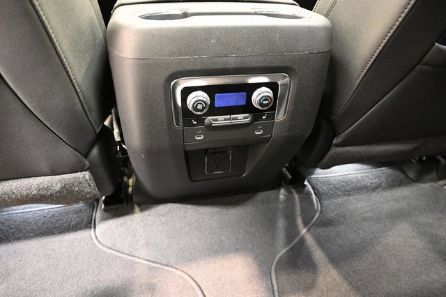 Used 2022 GMC Yukon SLT w/ SLT Premium Package image 26