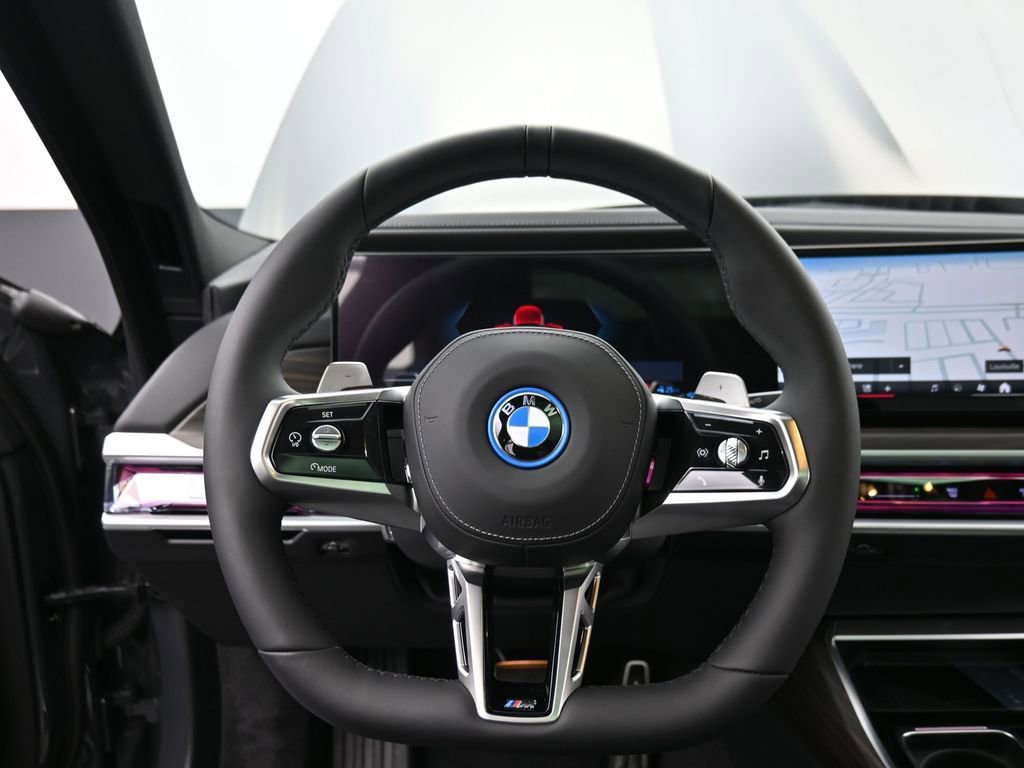 New 2026 BMW 750e xDrive image 12