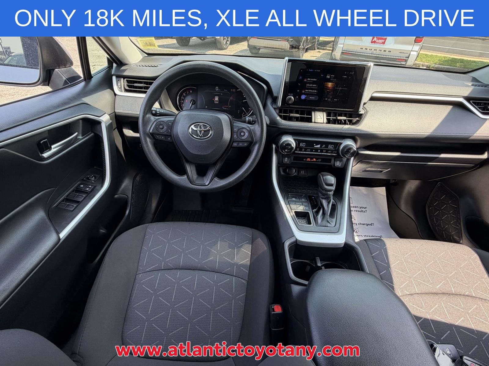 Used 2024 Toyota RAV4 XLE AWD/4WD image 22