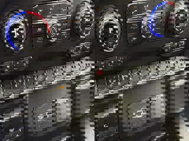 Used 2020 Chevrolet Silverado 2500 LTZ w/ LTZ Premium Package image 29