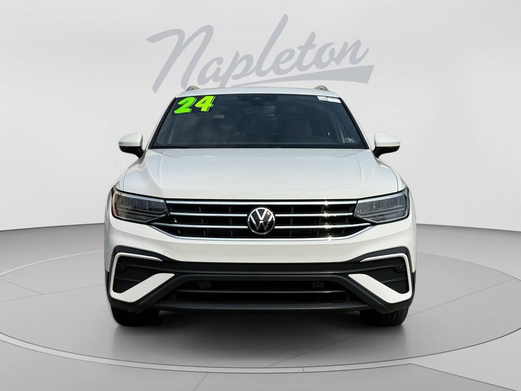 Used 2024 Volkswagen Tiguan SE AWD/4WD image 9