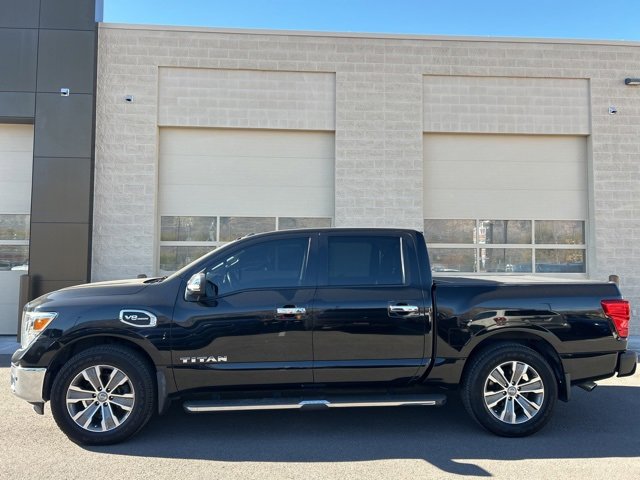 Used 2017 Nissan Titan SL image 8