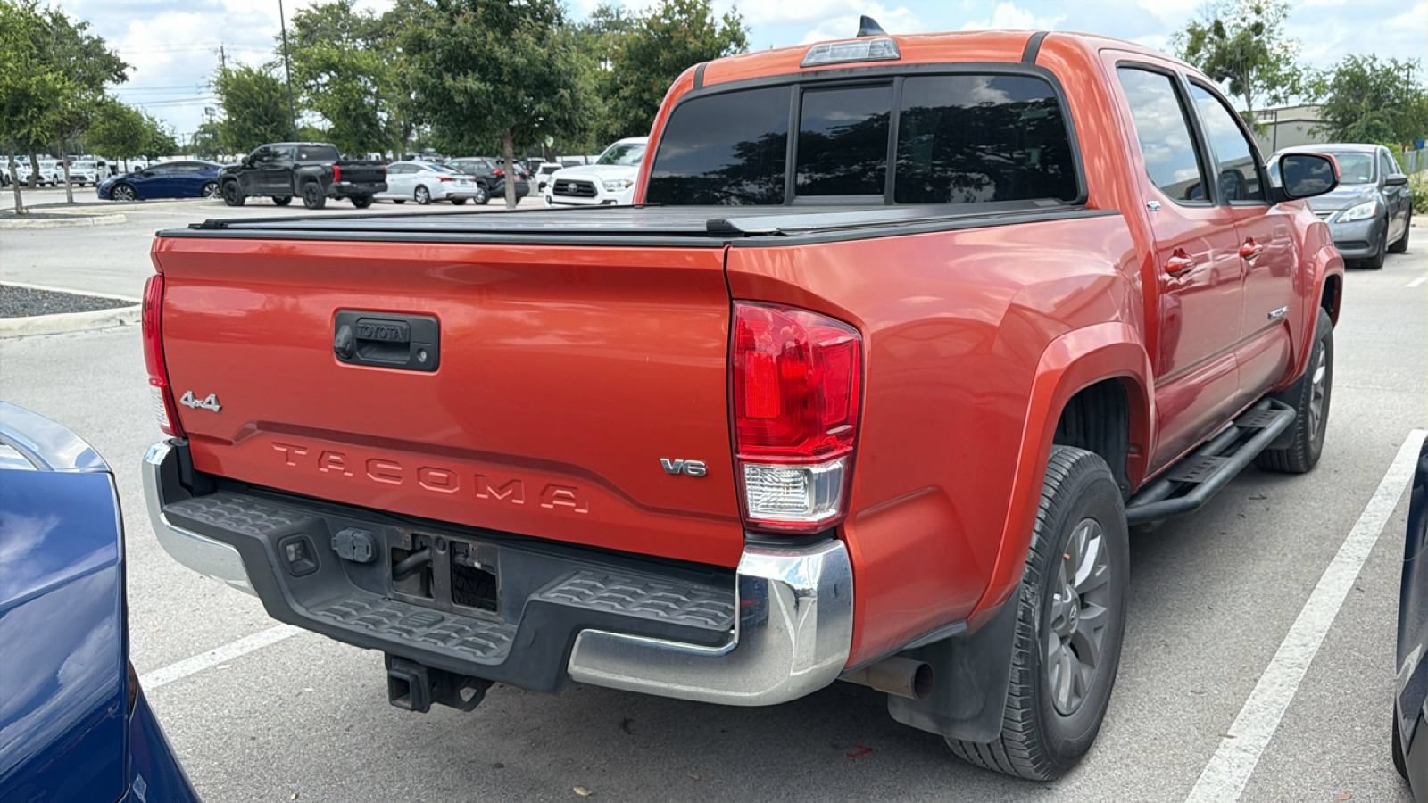 Used 2017 Toyota Tacoma SR5 w/ Tow Package AWD/4WD image 4