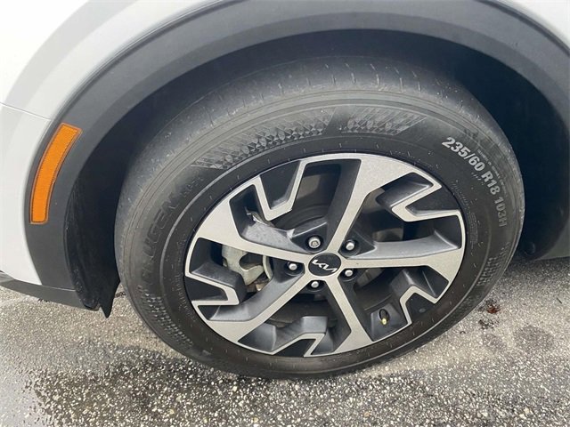 Used 2024 Kia Sportage EX image 9
