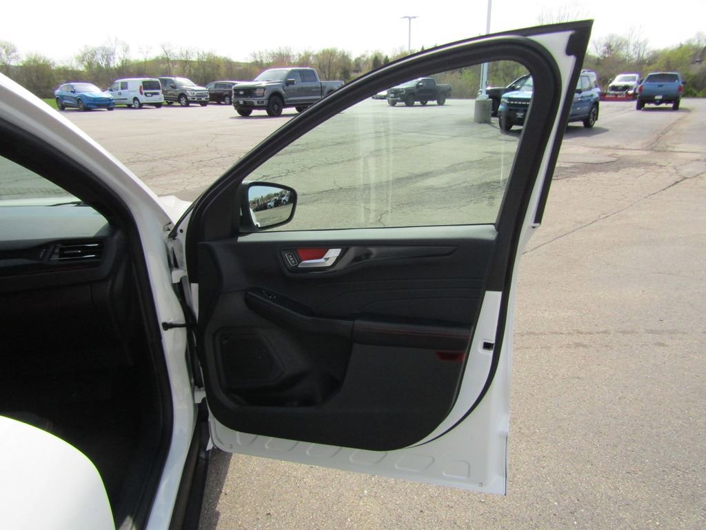 Used 2023 Ford Escape ST-Line Select w/ Tech Pack #2 AWD/4WD image 36