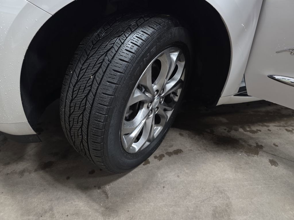 Used 2021 Buick Enclave Avenir w/ Avenir Technology Package image 44