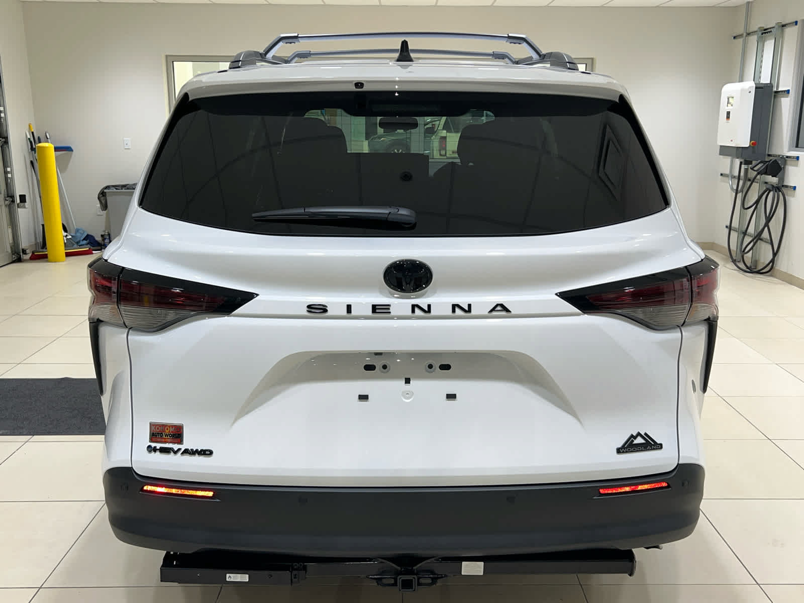 New 2026 Toyota Sienna XLE Woodland Edition AWD/4WD image 6