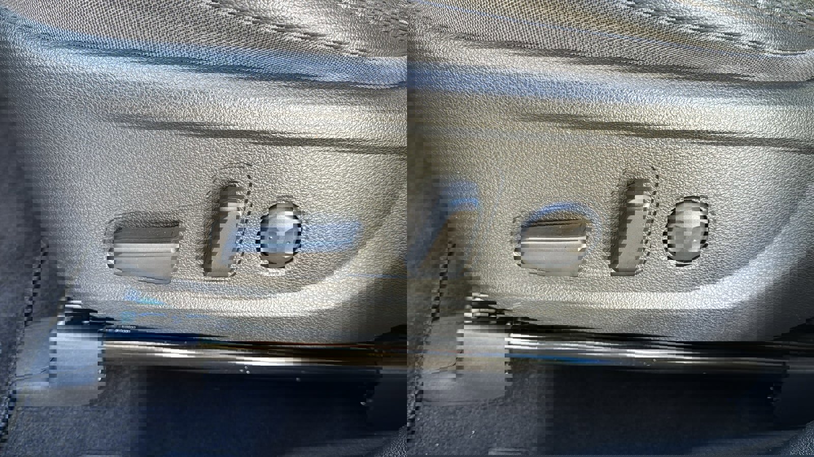 Used 2023 Hyundai Santa Fe SEL w/ Premium Package image 13