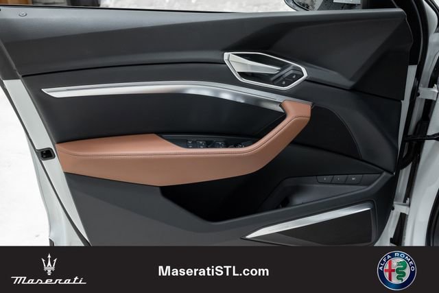 Used 2024 Audi Q8 e-tron Premium Plus image 7