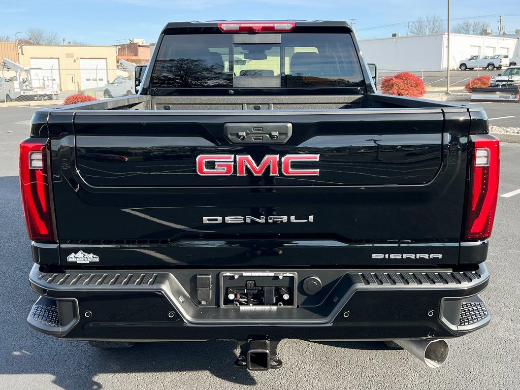 Used 2025 GMC Sierra 2500 Denali image 10