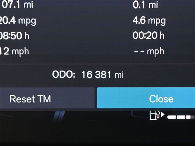 Used 2024 Volvo XC40 B5 Plus w/ Protection Package Premier image 24