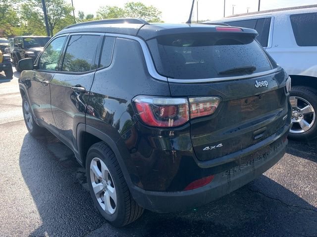 Used 2018 Jeep Compass Latitude w/ Cold Weather Group AWD/4WD image 3