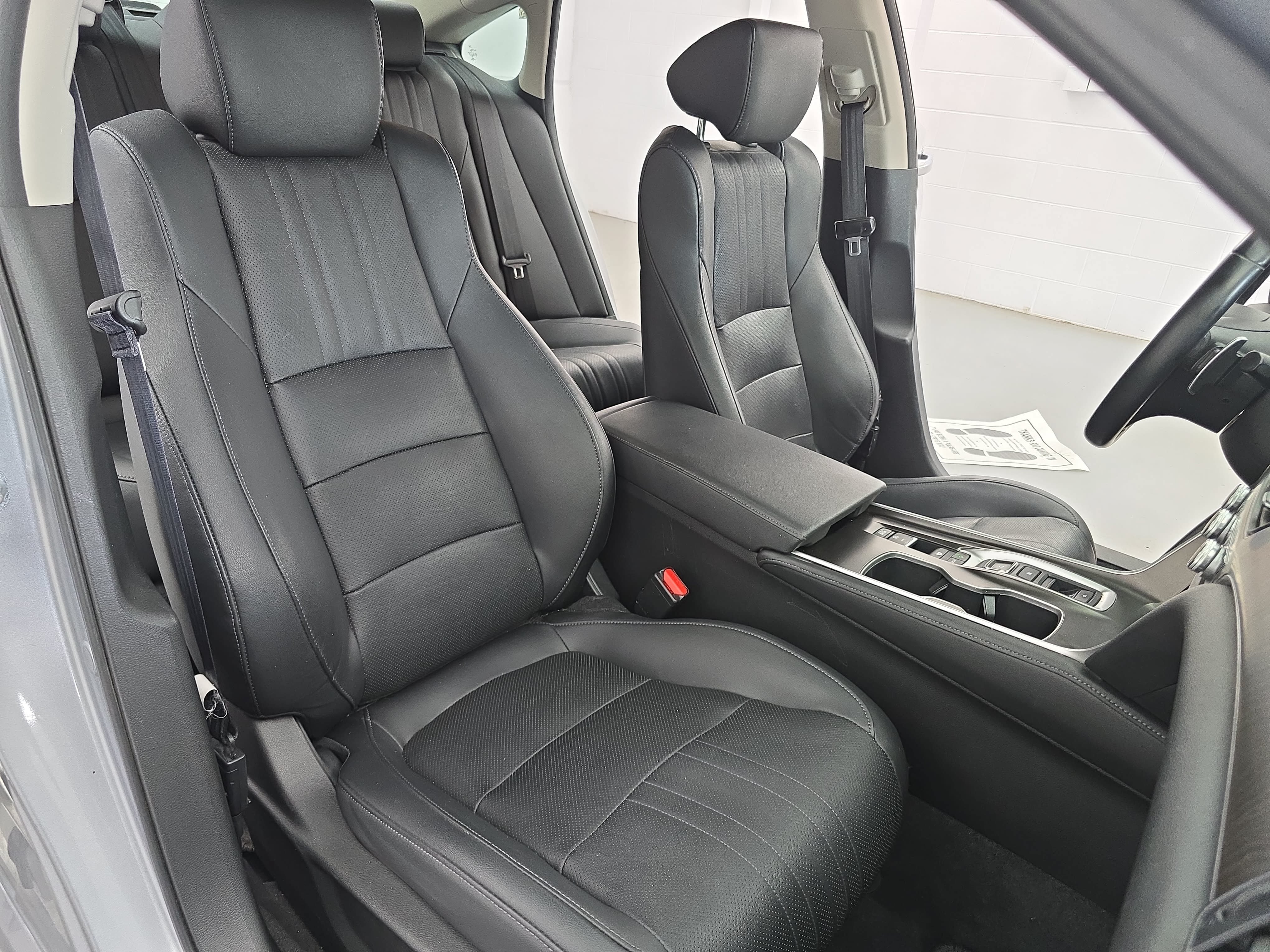 Used 2022 Honda Accord Touring image 10