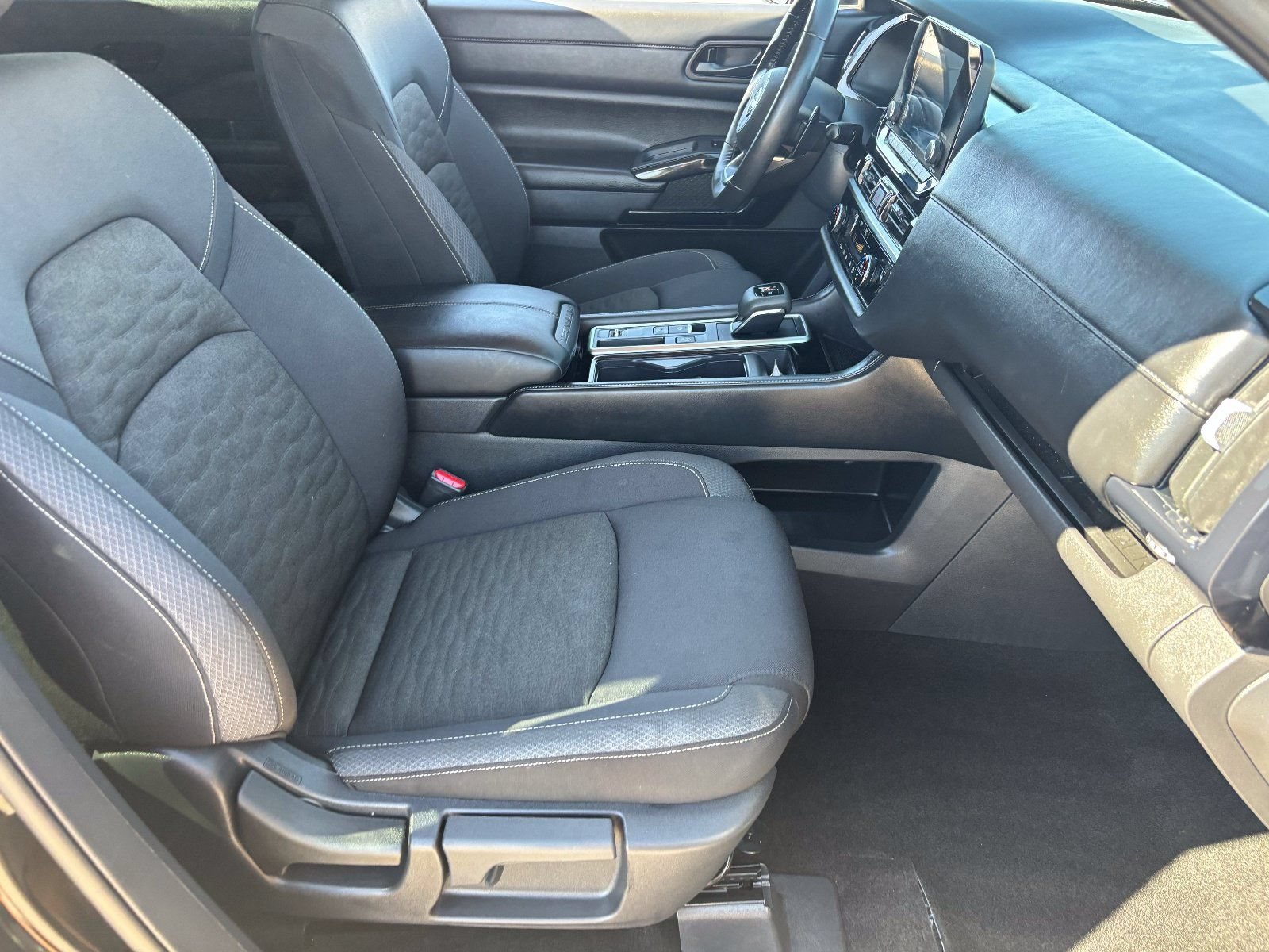Certified 2025 Nissan Pathfinder SV FWD image 12