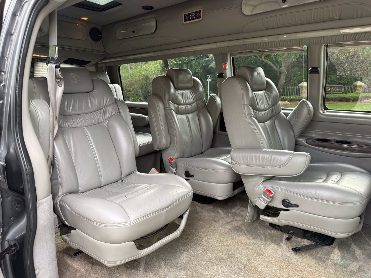 Used 2007 Chevrolet Express 2500 Extended w/ Preferred Equipment Group RWD image 16