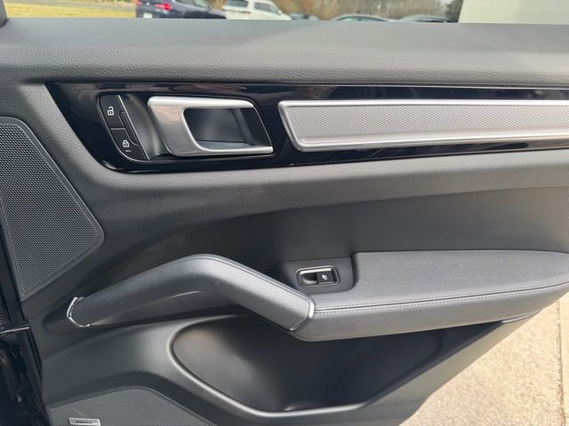 Used 2022 Porsche Cayenne Platinum Edition w/ Premium Package Plus image 31