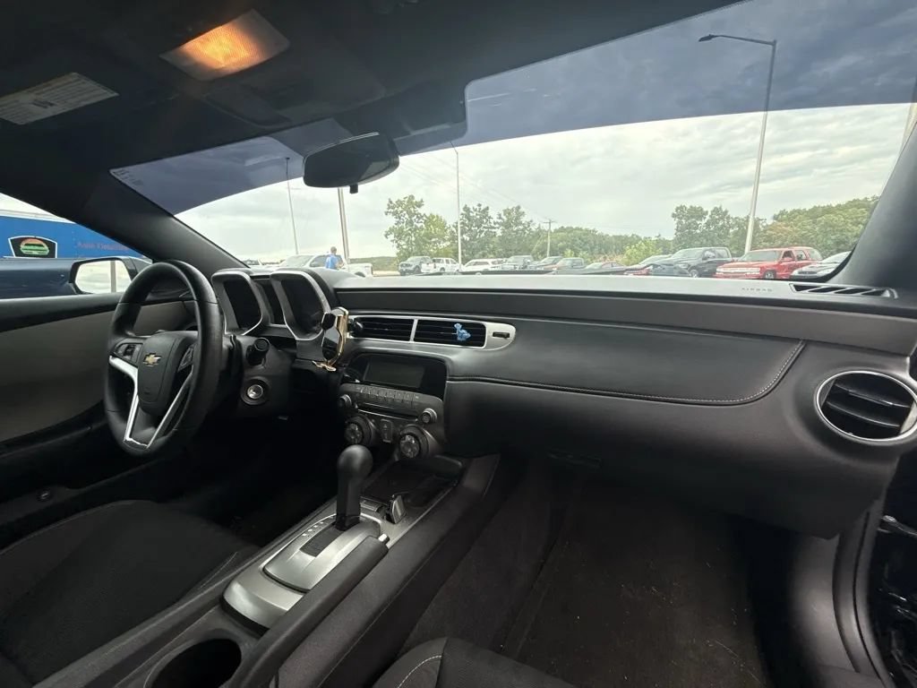 Used 2015 Chevrolet Camaro LS RWD image 12