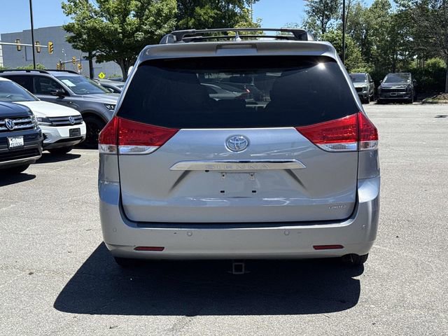 Used 2013 Toyota Sienna Limited w/ Premium Pkg FWD image 3