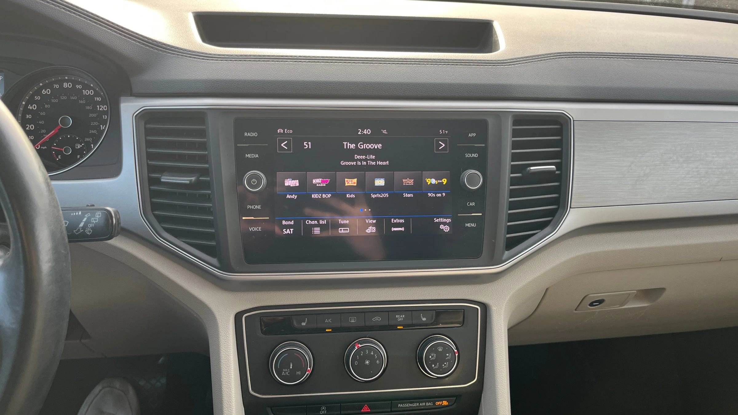 Used 2018 Volkswagen Atlas SE image 18