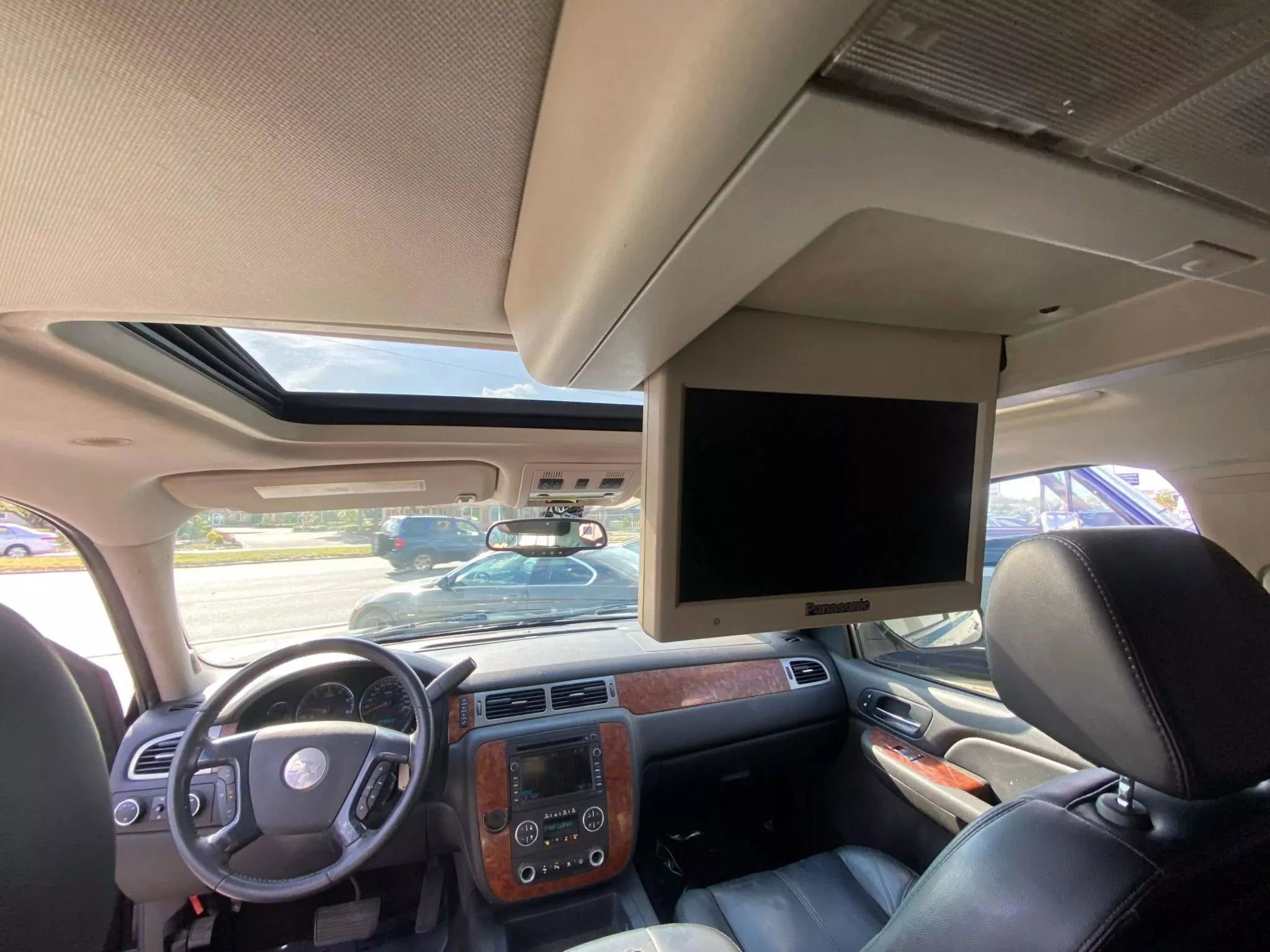 Used 2007 Chevrolet Suburban LT w/ LT Preferred Equipment Group image 15