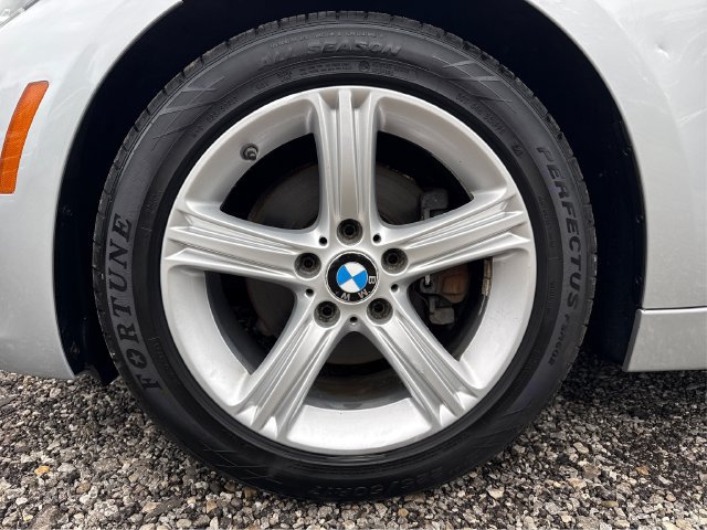 Used 2018 BMW 320i xDrive Sedan AWD/4WD image 27