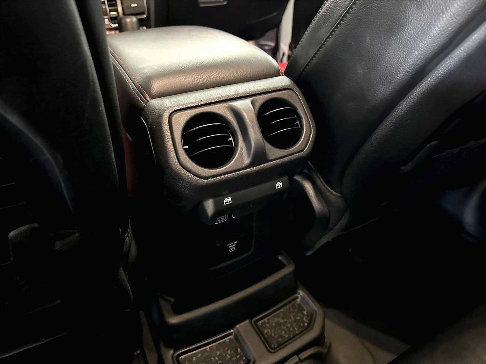 Used 2023 Jeep Wrangler Unlimited Rubicon 4xe AWD/4WD image 28