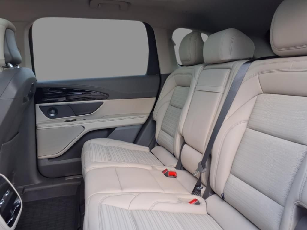 New 2025 Lincoln Nautilus Reserve w/ Jet Appearance Package AWD/4WD image 6