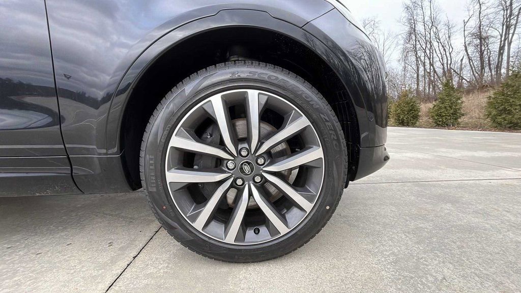 Used 2024 Land Rover Discovery Dynamic SE image 23