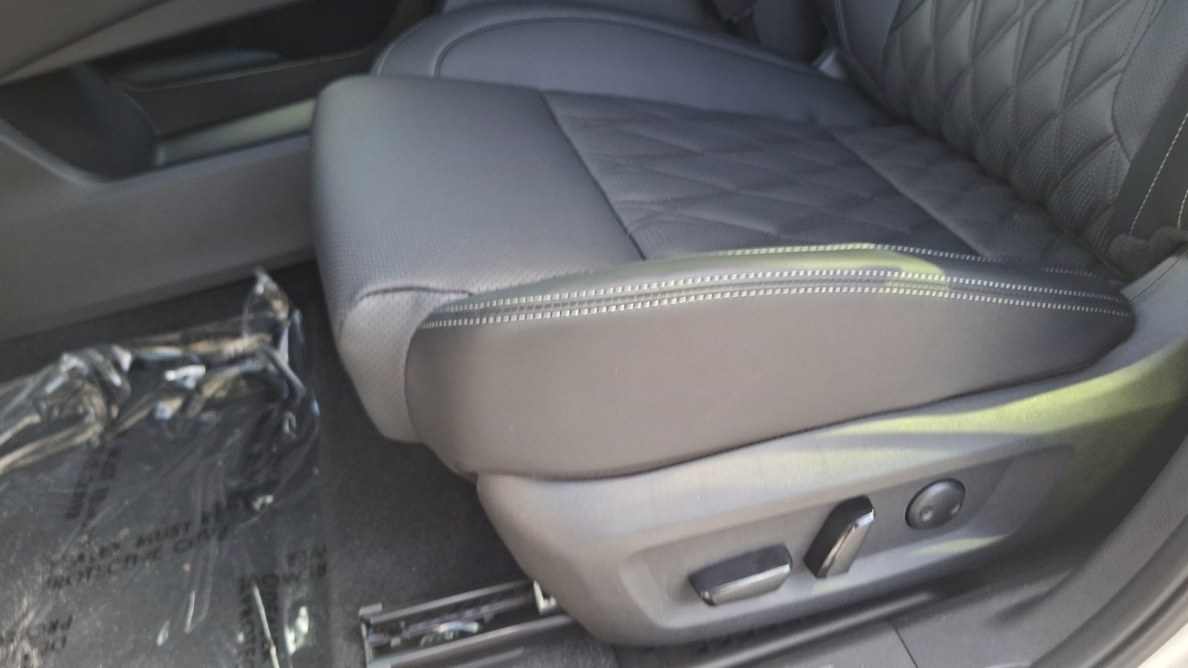 New 2026 Nissan Rogue Platinum AWD/4WD image 13