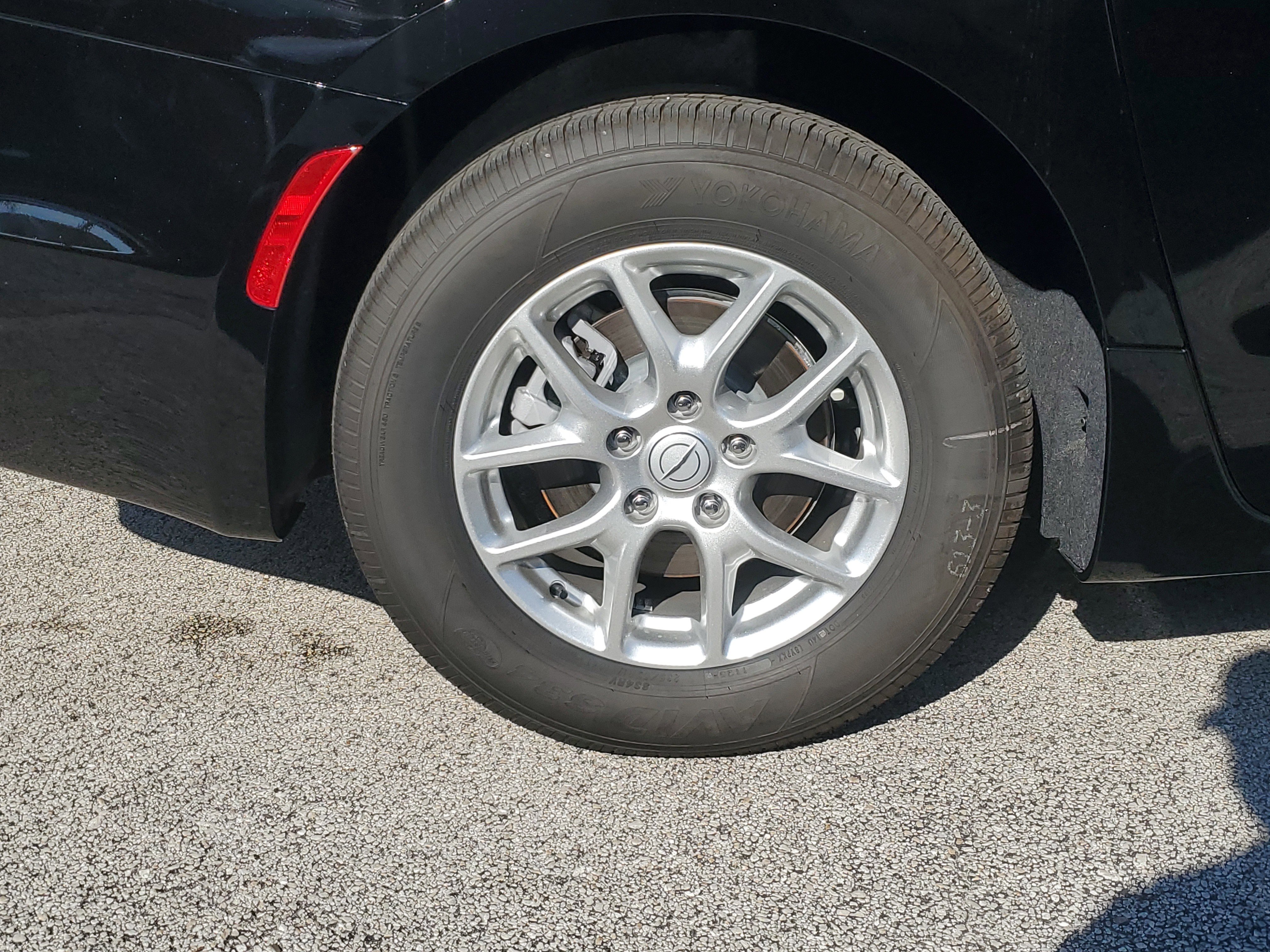 New 2026 Chrysler Pacifica Select image 5