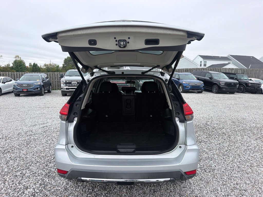 Used 2017 Nissan Rogue SV w/ SV Premium Package AWD/4WD image 50