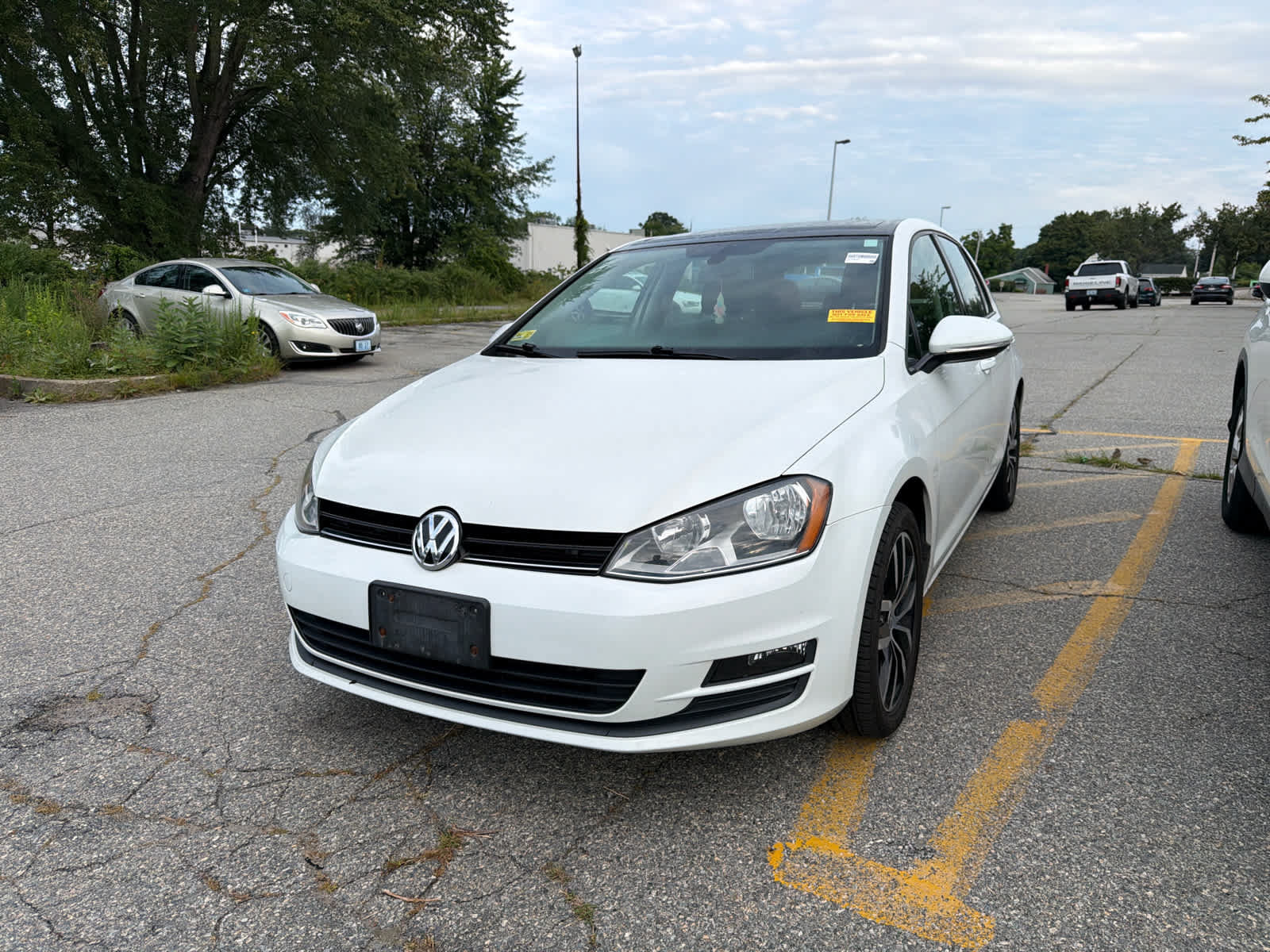 Used 2016 Volkswagen Golf SE FWD image 9