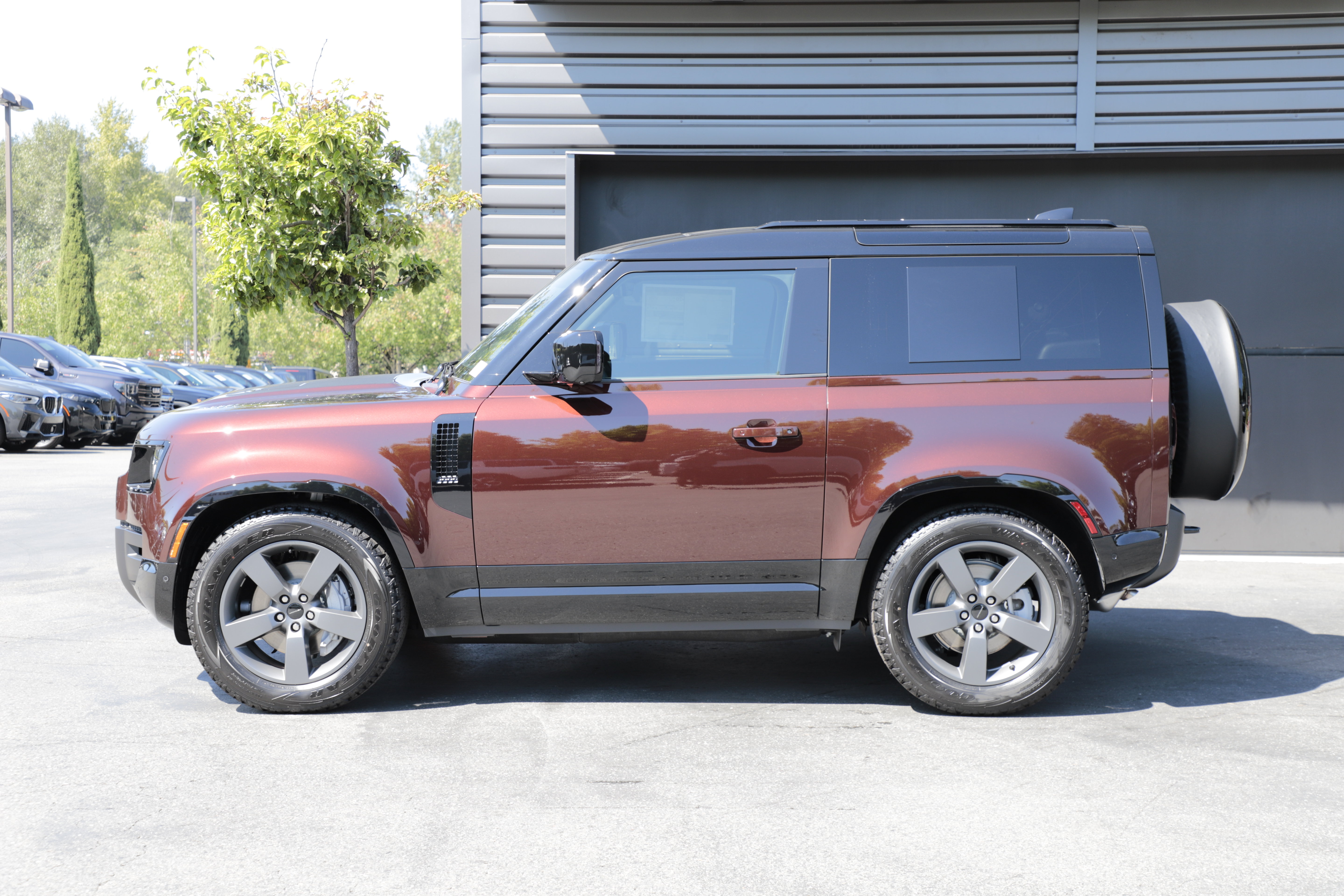 New 2026 Land Rover Defender 90 X-Dynamic SE AWD/4WD image 5