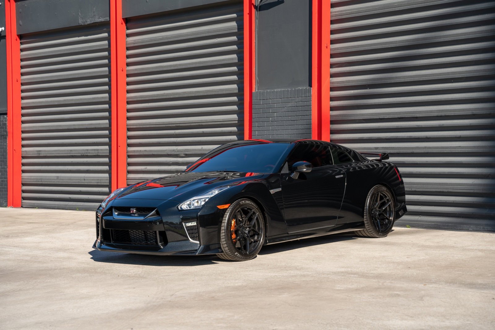 Used 2023 Nissan GT-R Premium w/ Premium Interior Package image 1