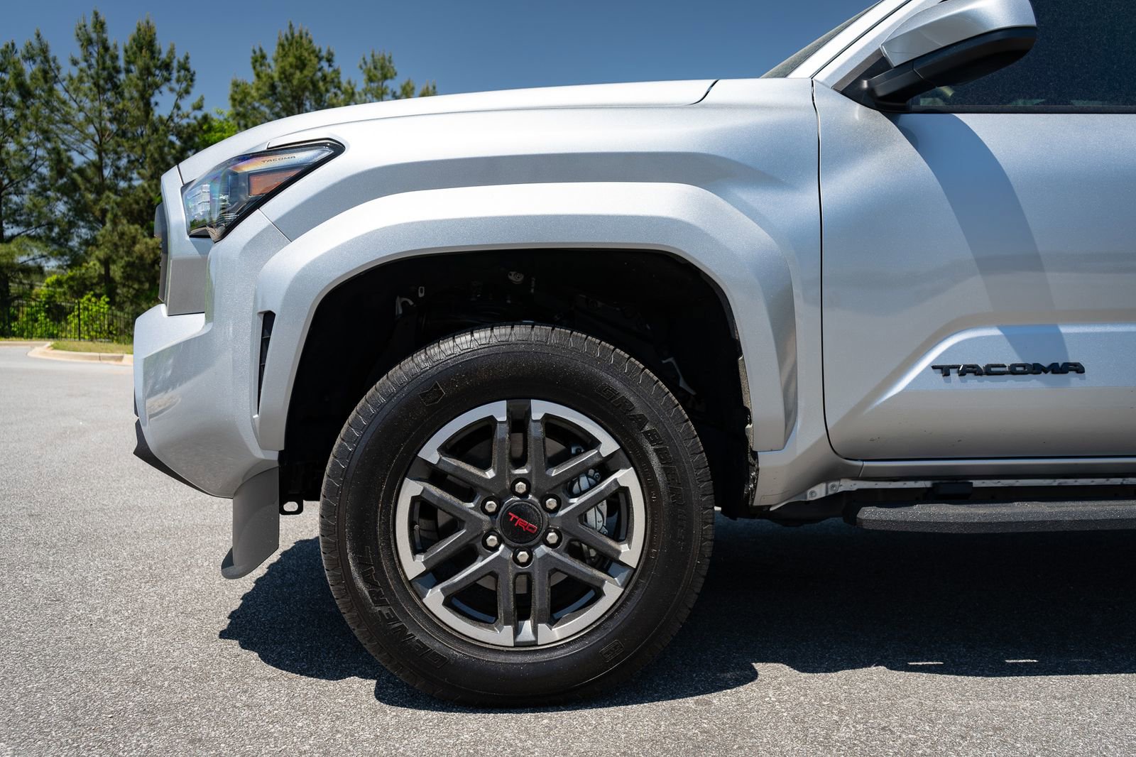 Used 2025 Toyota Tacoma TRD Sport AWD/4WD image 4