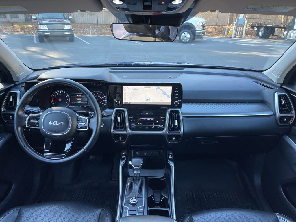 Used 2023 Kia Sorento S w/ Panoramic Sunroof Package image 8