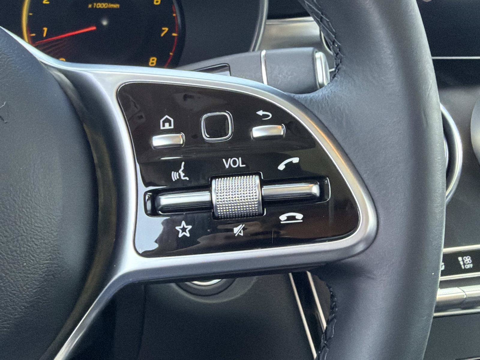 Certified 2022 Mercedes-Benz GLC 300 image 30