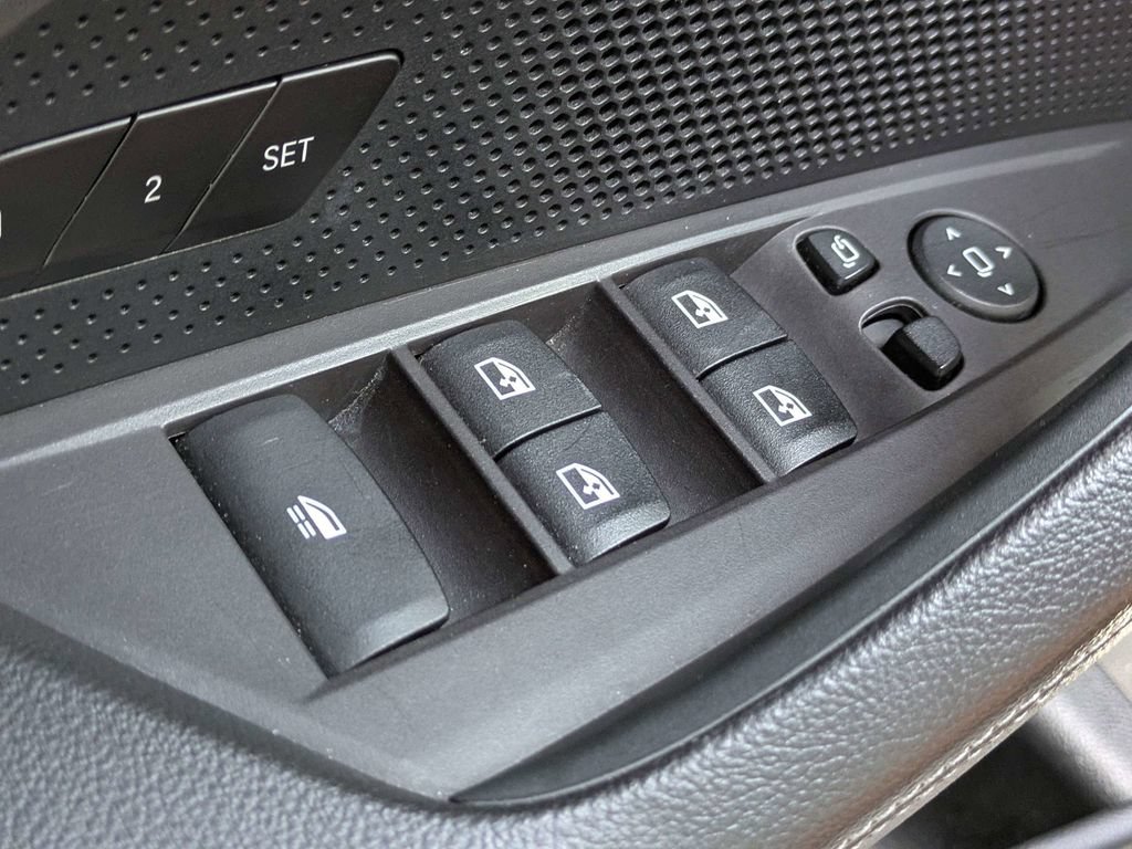 Used 2025 BMW 430i Convertible RWD image 18