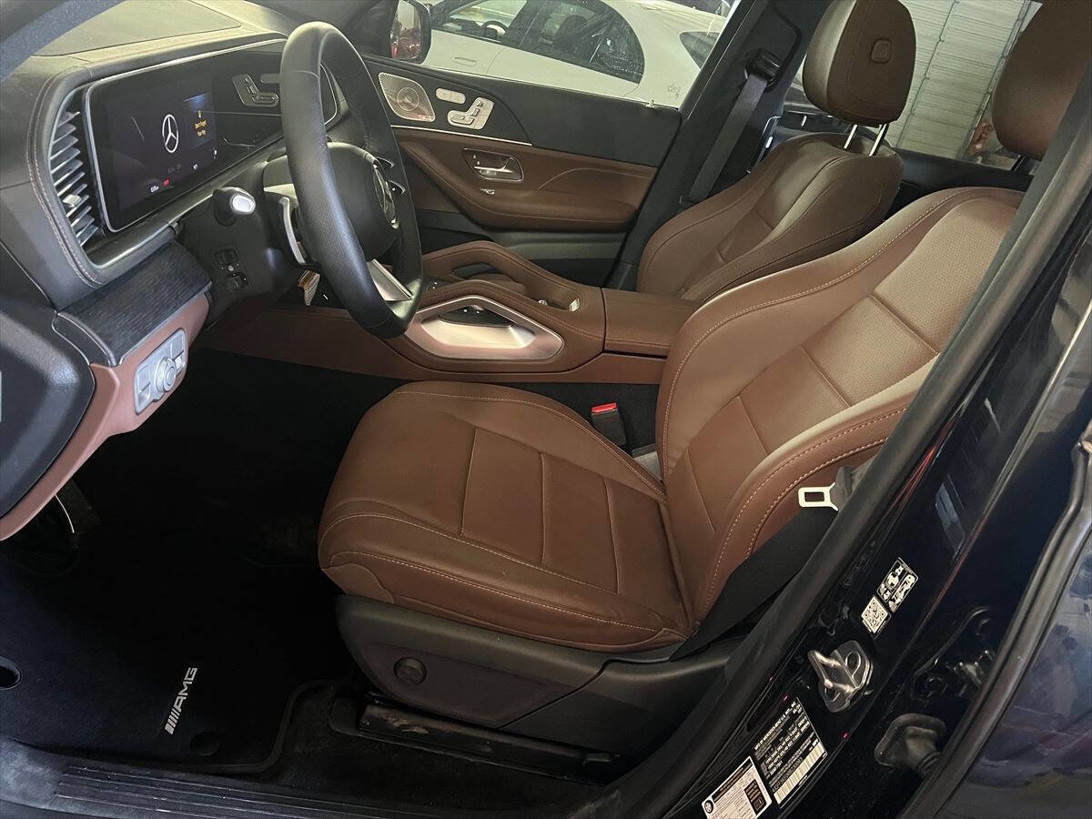 Used 2024 Mercedes-Benz GLS 450 4MATIC image 8
