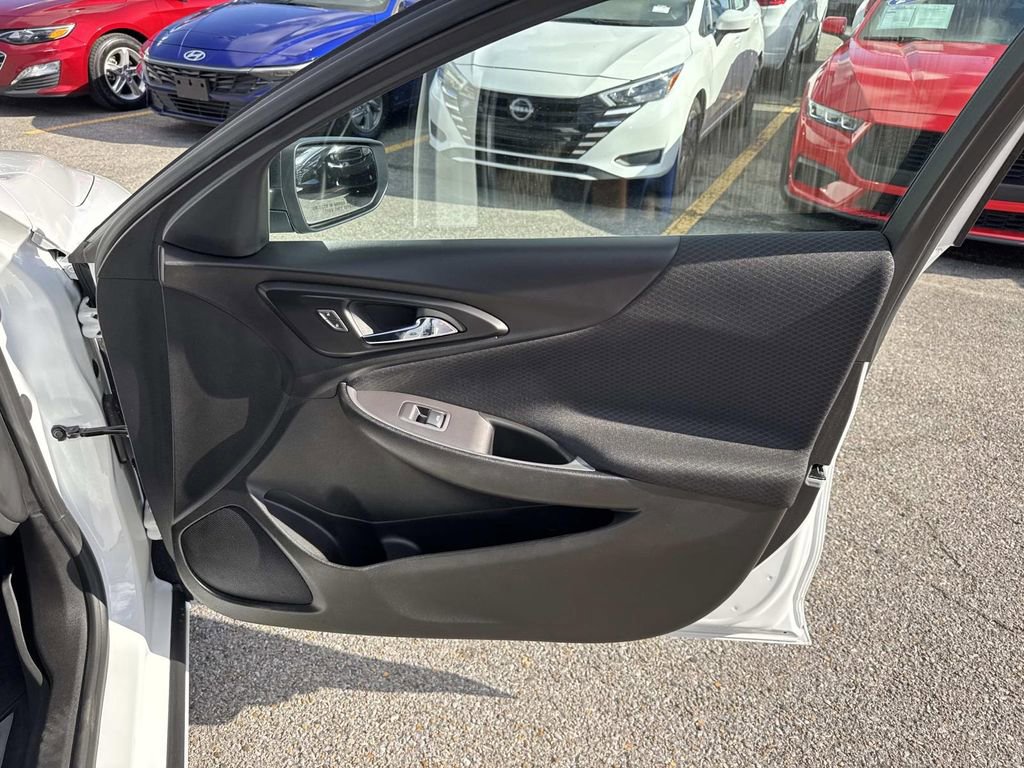Used 2023 Chevrolet Malibu LS image 14