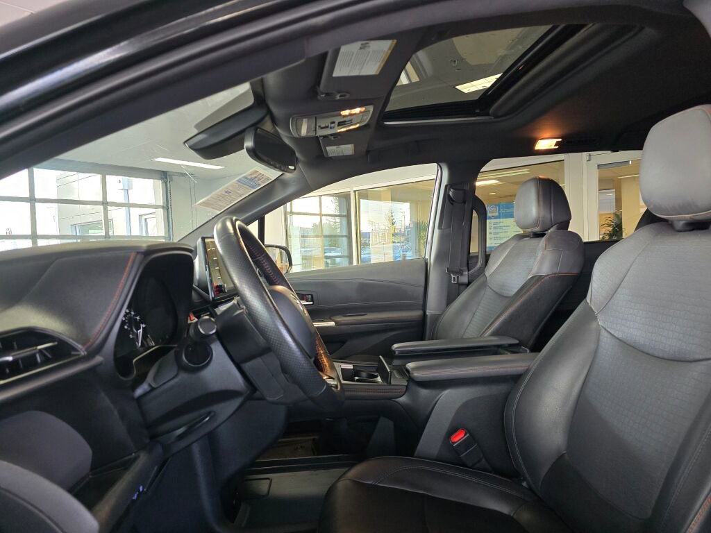 Used 2021 Toyota Sienna XSE image 22