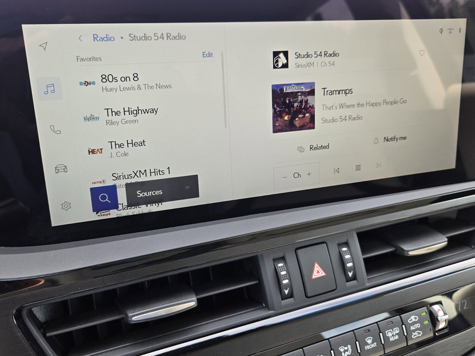 Certified 2025 Lexus ES 300h w/ Premium Package image 19