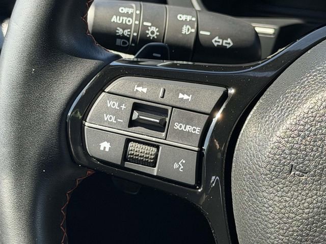 Used 2025 Honda Pilot Sport image 17