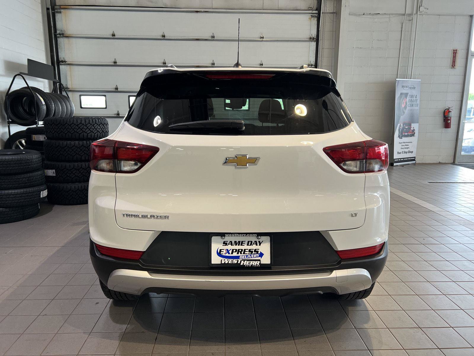 Used 2022 Chevrolet TrailBlazer LT FWD image 27