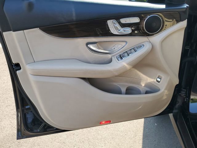 Used 2019 Mercedes-Benz GLC 300 image 18