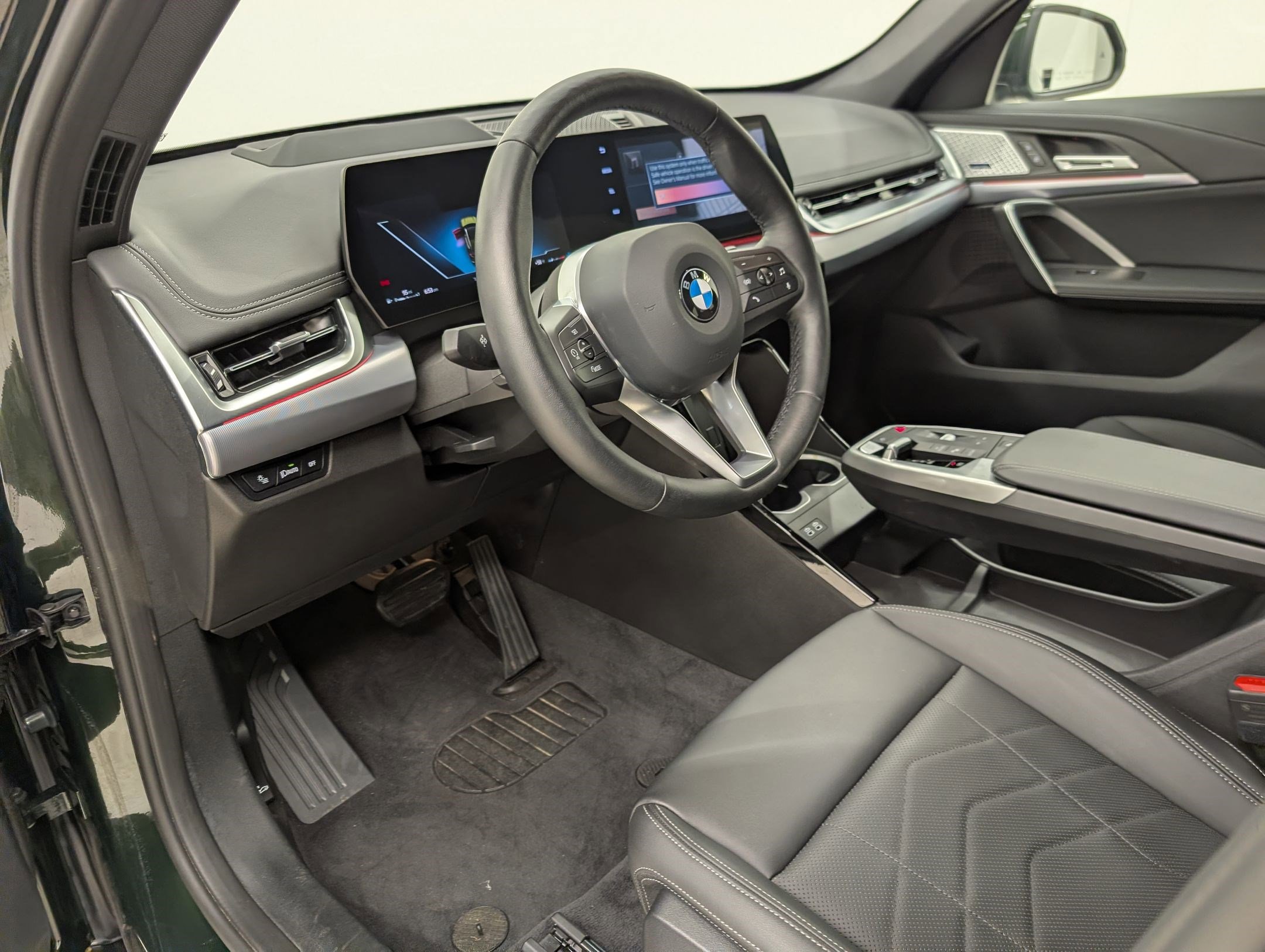 Used 2025 BMW X1 xDrive28i w/ Technology Package AWD/4WD image 4