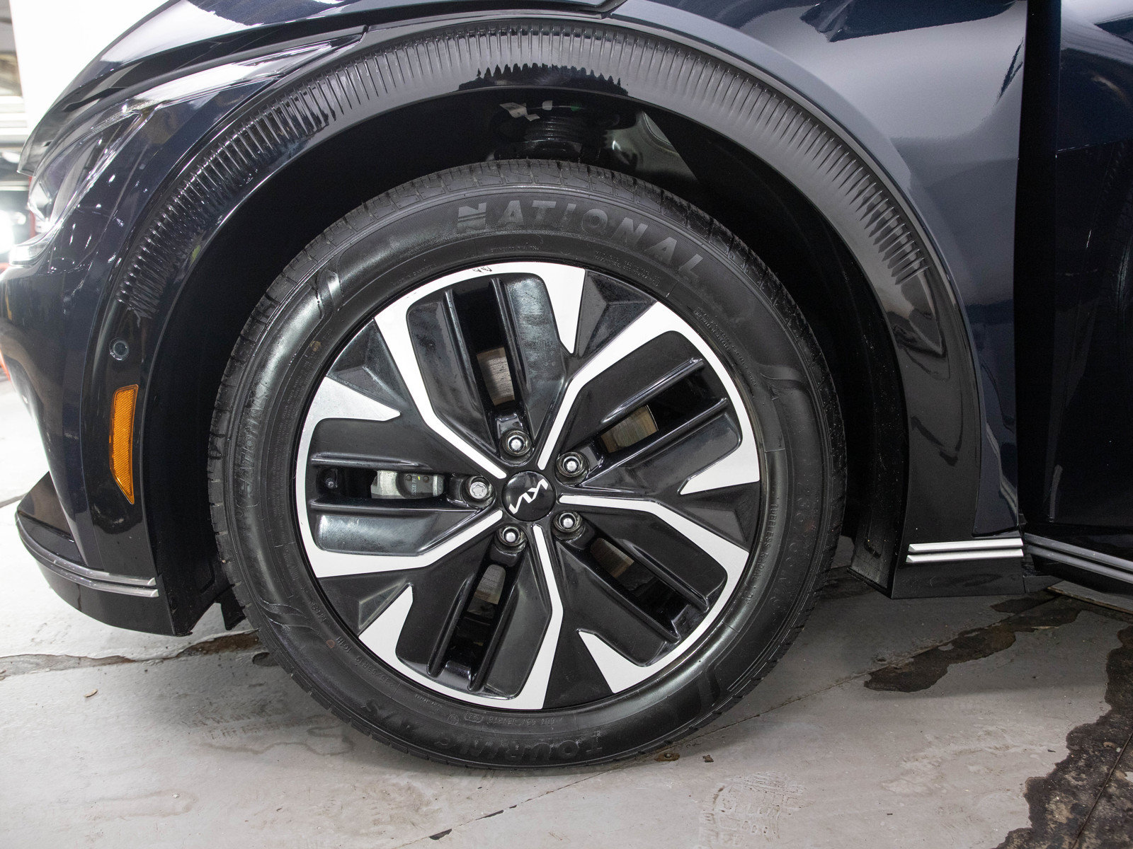 Used 2023 Kia EV6 Wind w/ Wind Technology Package AWD/4WD image 30