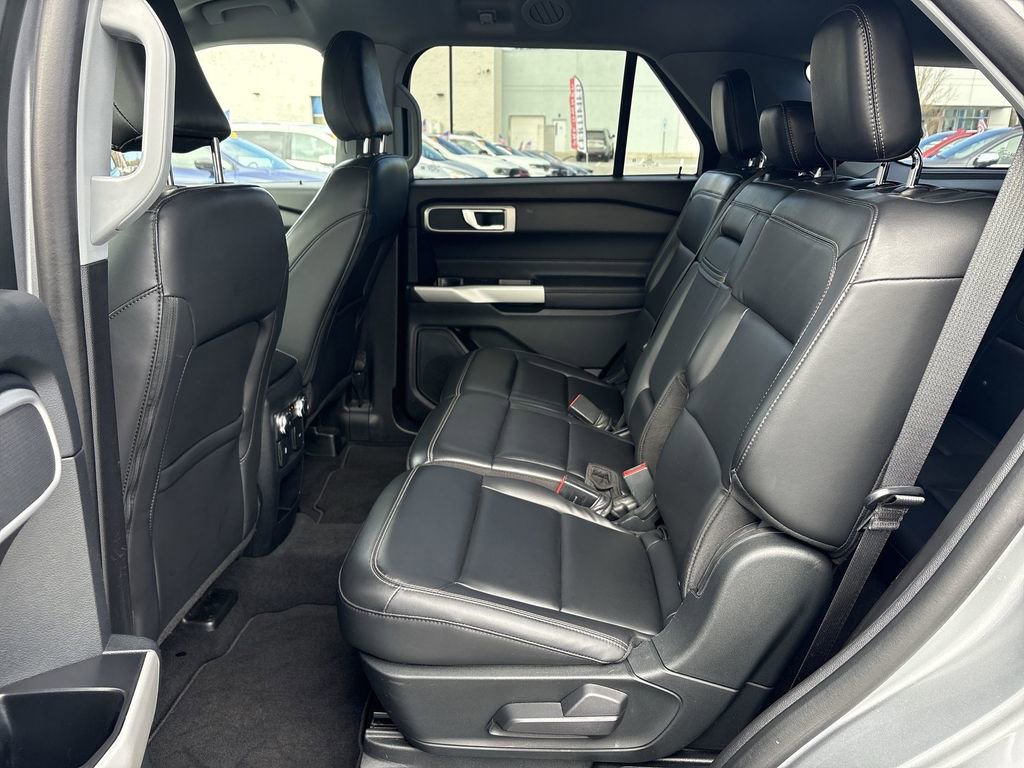 Used 2021 Ford Explorer XLT w/ Equipment Group 202A image 27