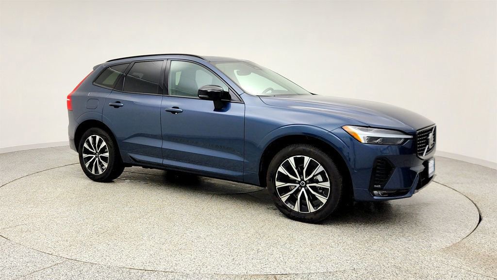 Used 2025 Volvo XC60 B5 Plus AWD/4WD image 3